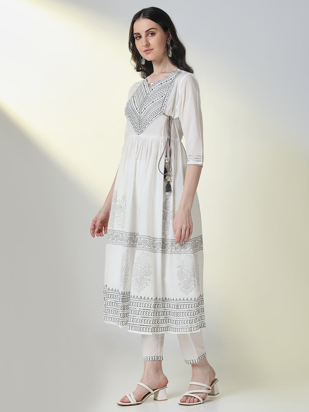 Women White Graphic Anarkali Kurta Set with Dupatta