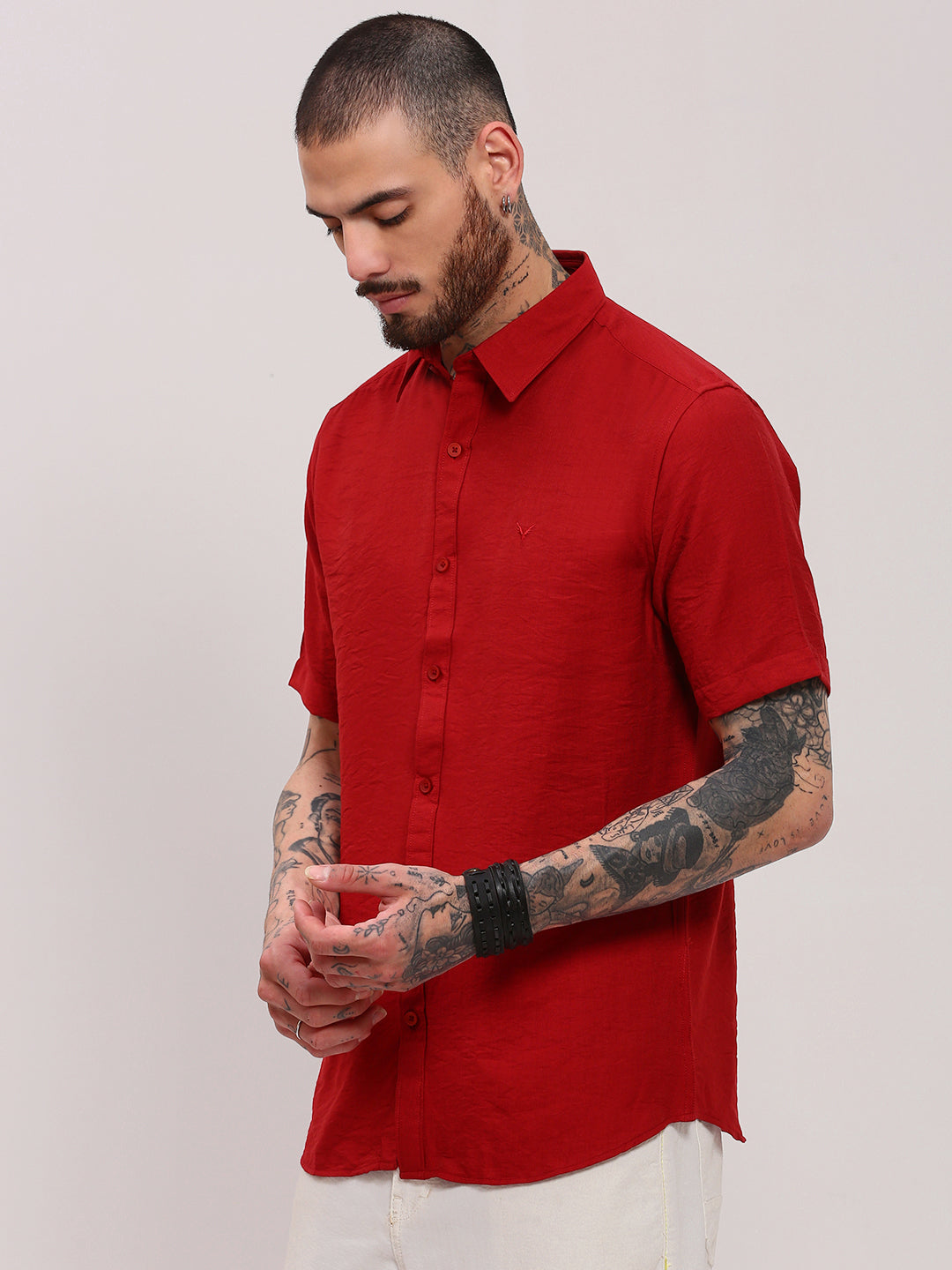 Men Red Solid Slim Fit Shirt