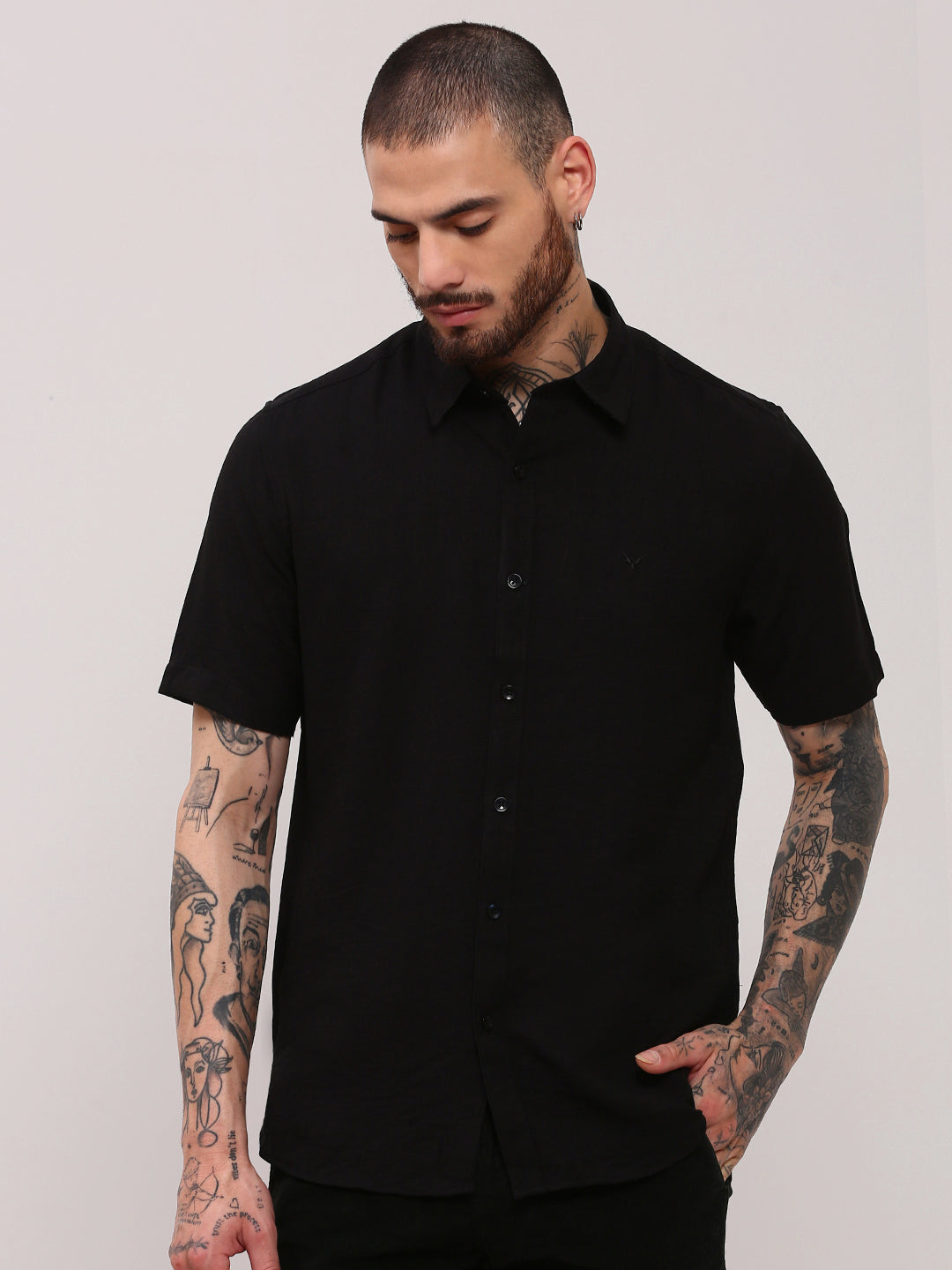 Men Black Solid Slim Fit Shirt