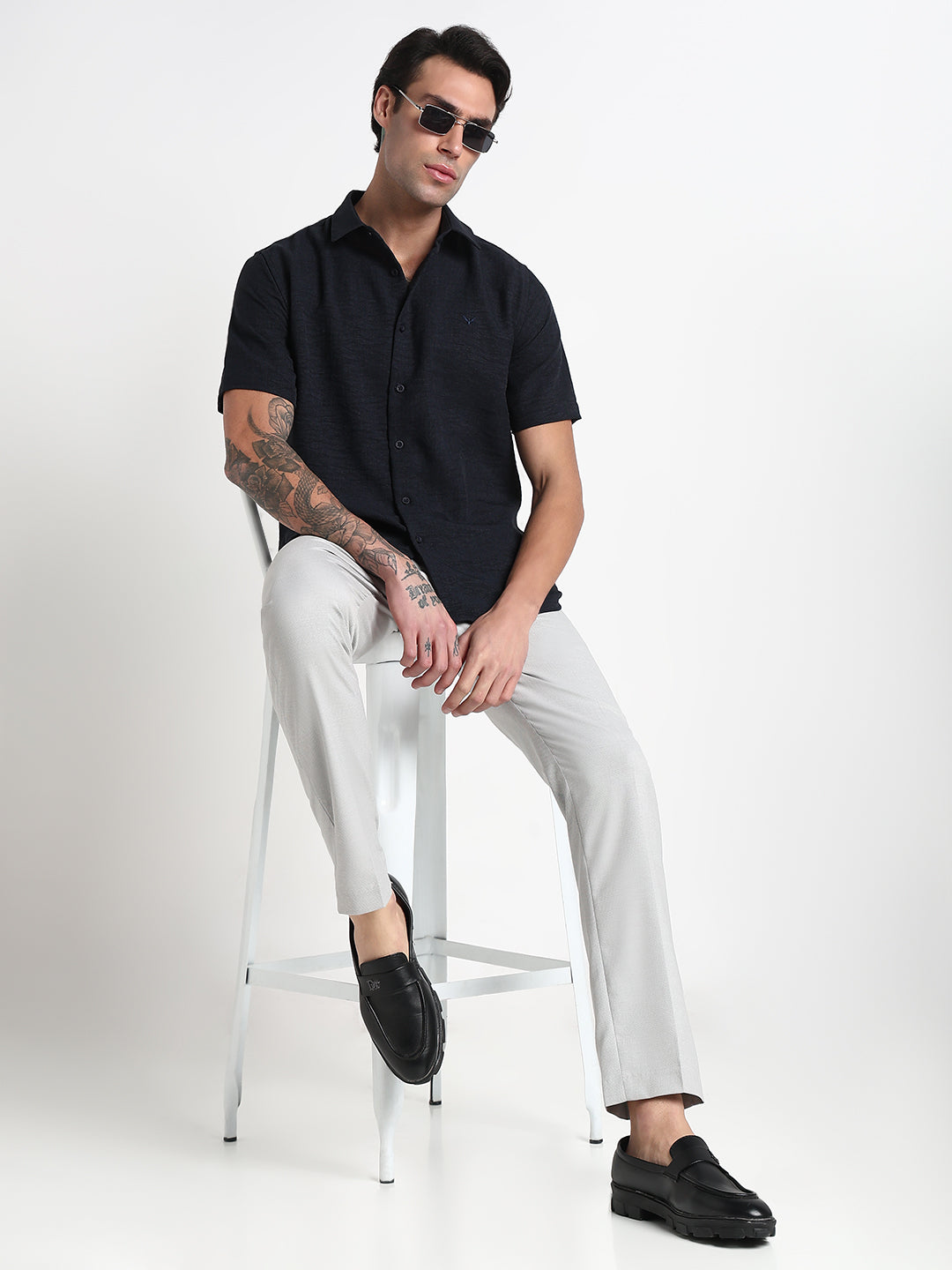 Men's Navy Blue Solid Slim Fit Chambray Shirt