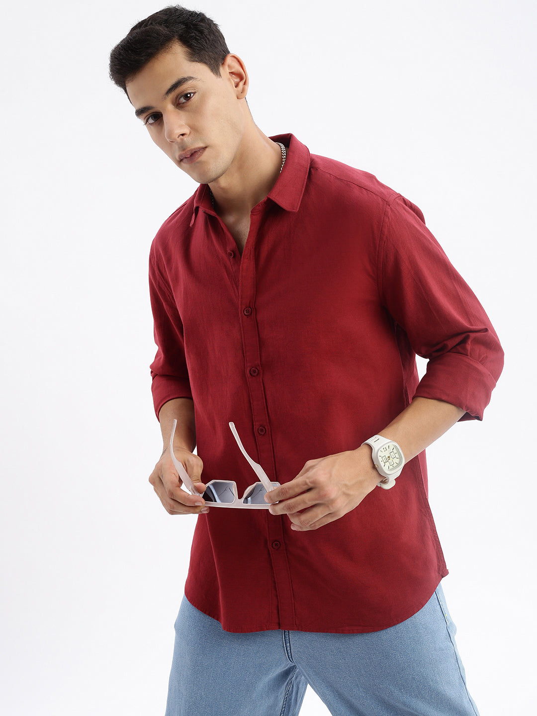 Men Spread Collar Solid Slim Fit Maroon Shirt