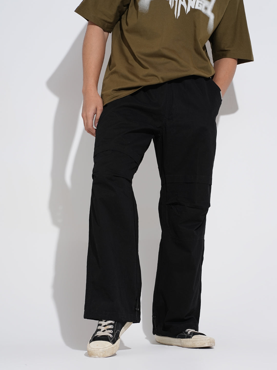 Men's Black Relaxed Fit Cargo Trousers