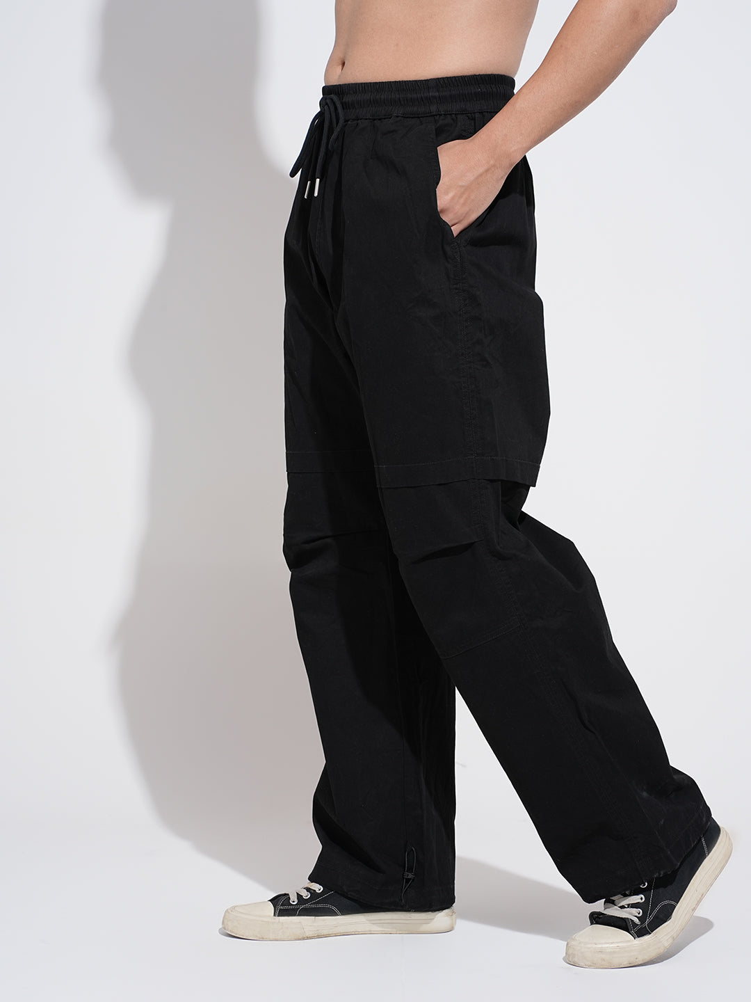Men's Black Relaxed Fit Cargo Trousers