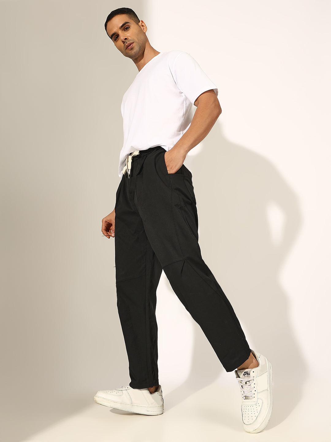 Men's Black Relaxed-Fit Korean Trouser