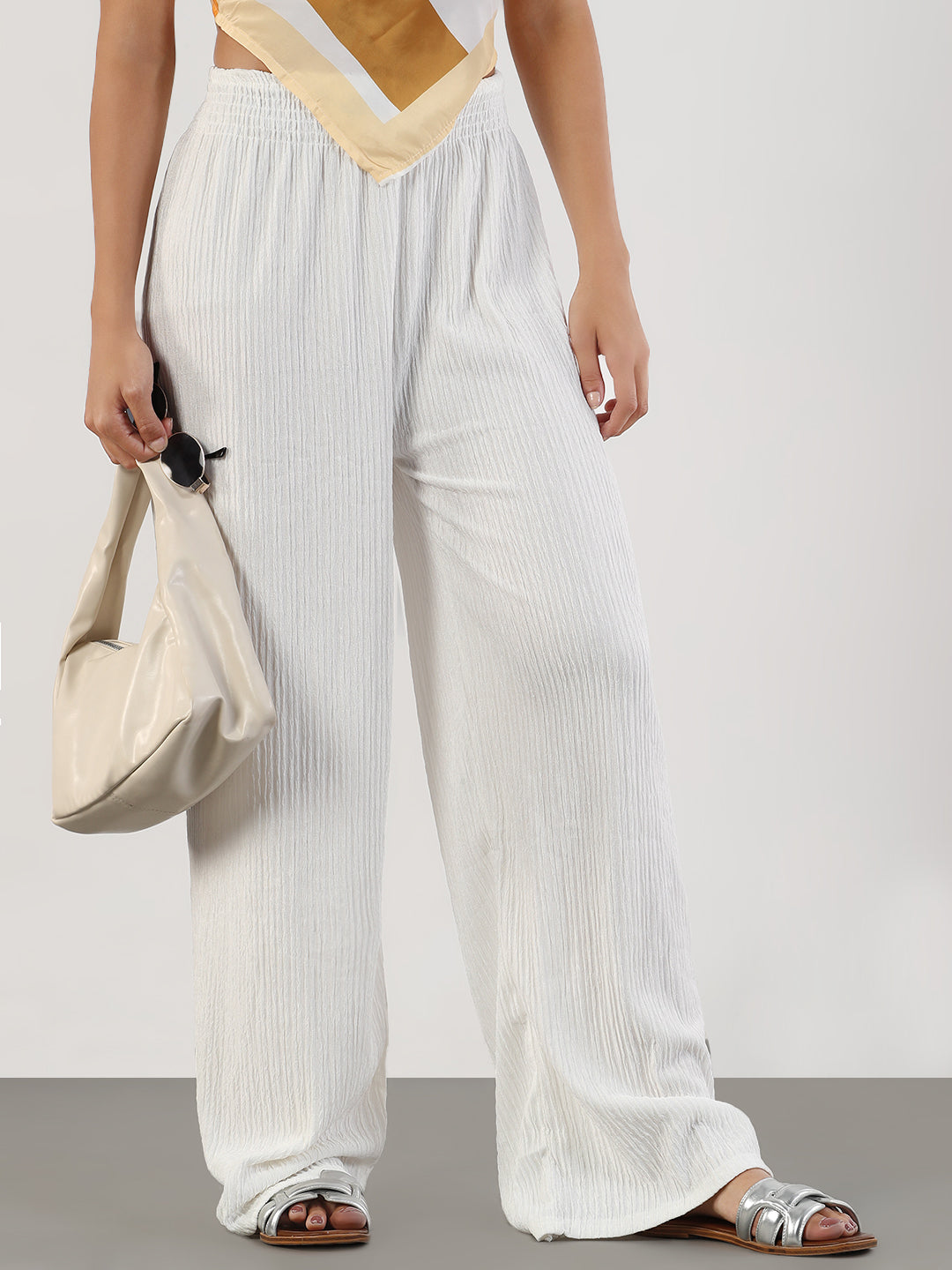 Women White Loose Fit Solid Parallel Trousers