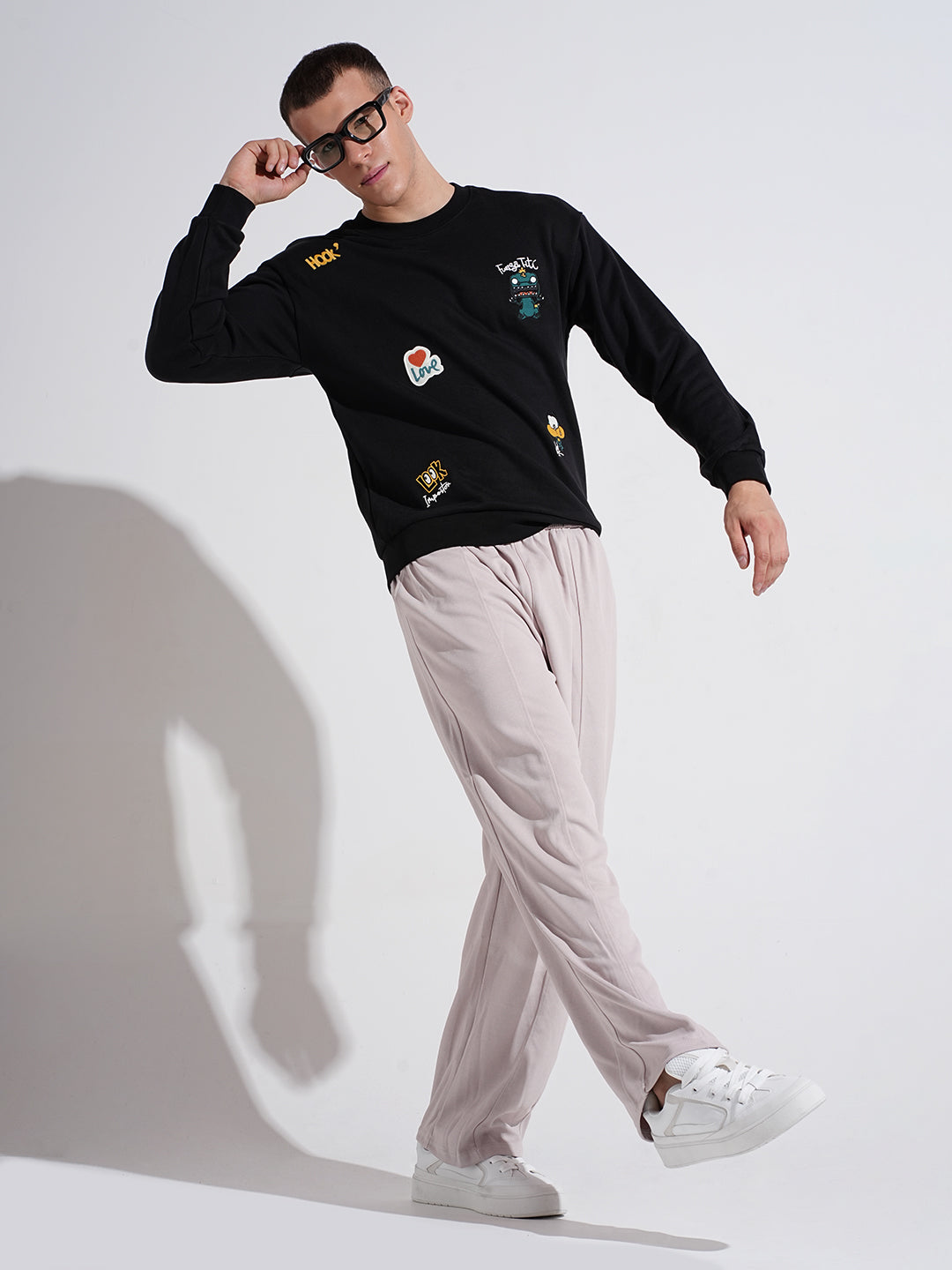 Men's Graphic Patchwork Black Round Neck Regular Fit Sweatshirt