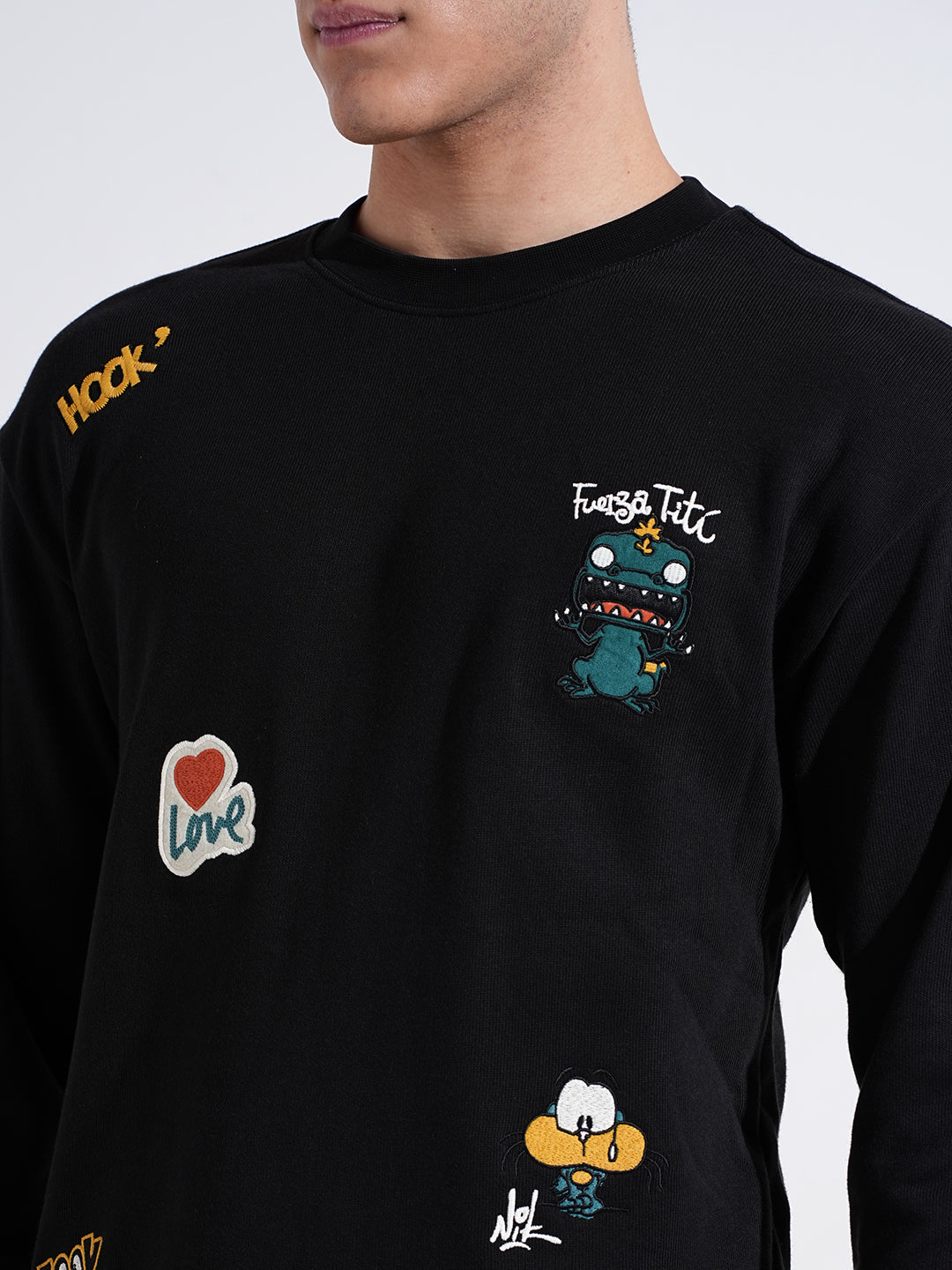 Men's Graphic Patchwork Black Round Neck Regular Fit Sweatshirt