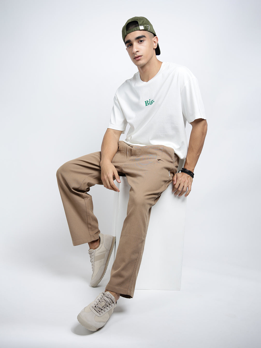 Men's Typography White Short Sleeves Round Neck Relaxed Fit T-Shirt