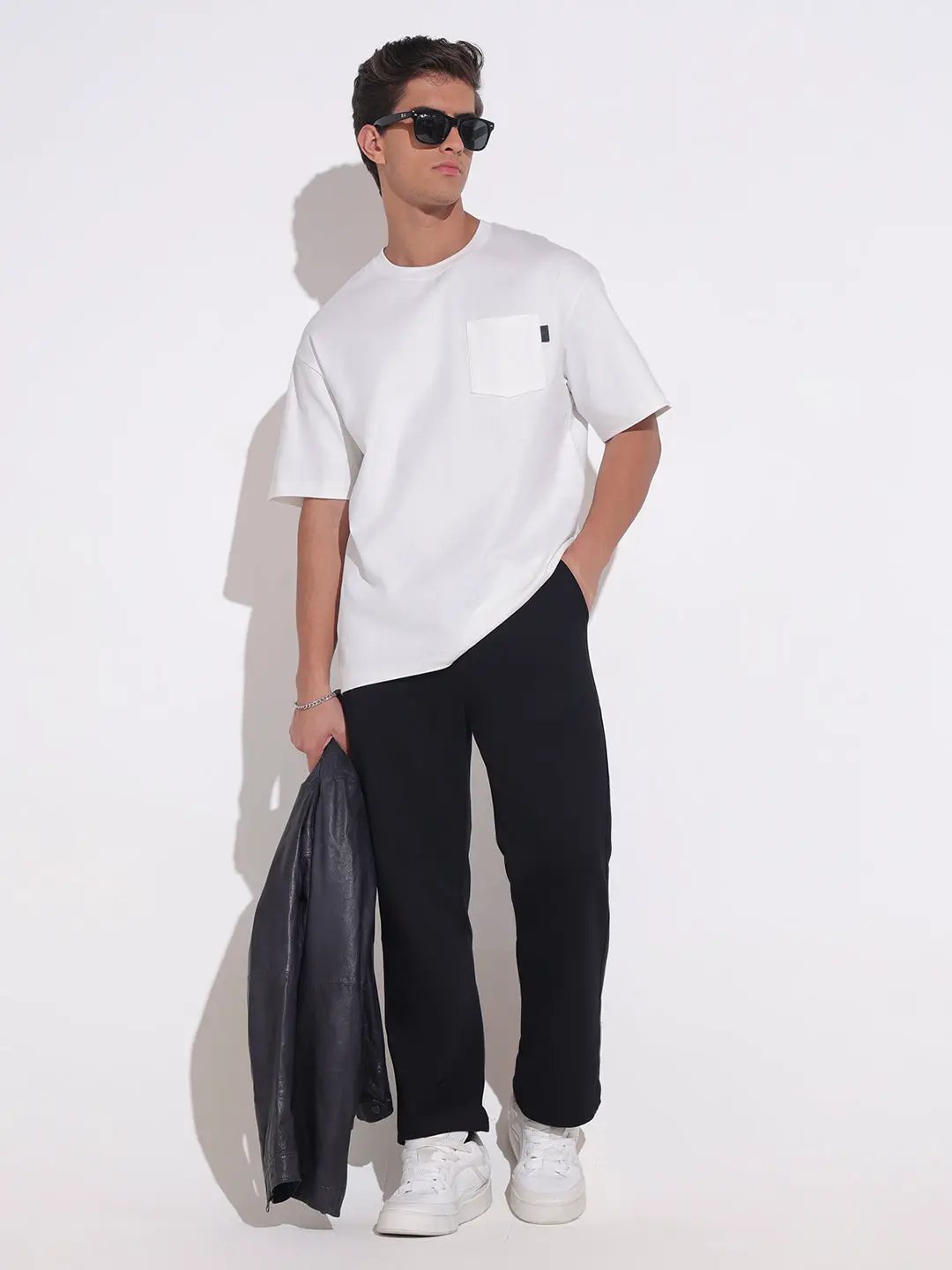 Men's White Oversized T-Shirt with Chest Pocket - from SHOWOFFFF