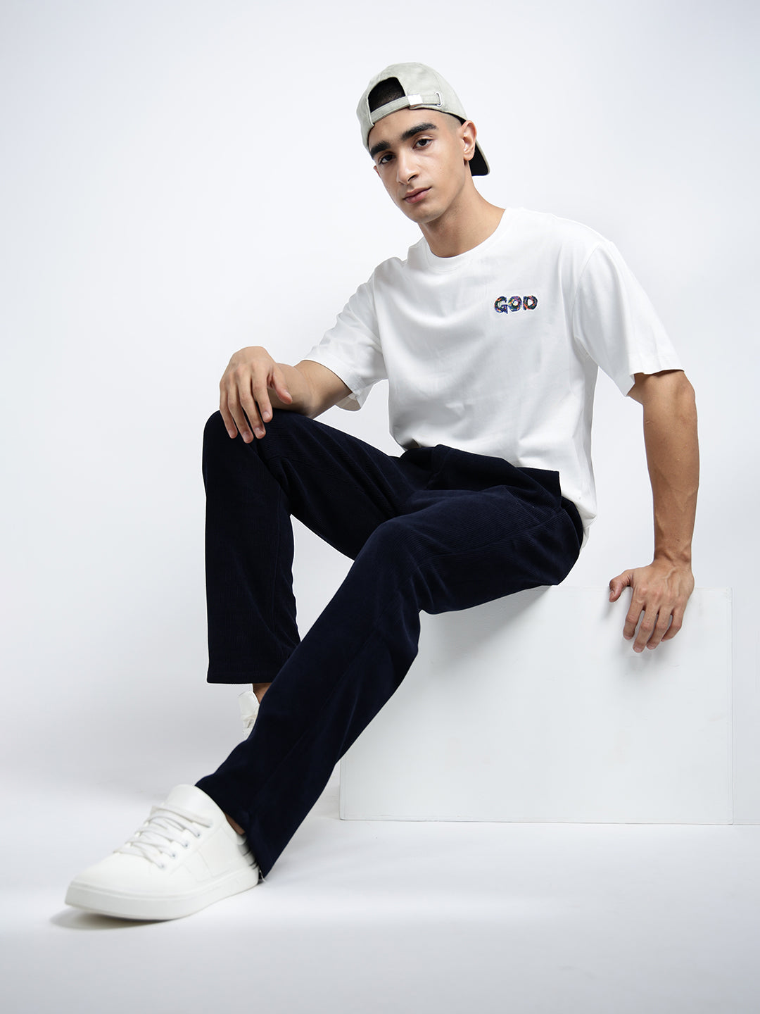 Men's Graphic Print White Round Neck Relaxed Fit T-Shirt