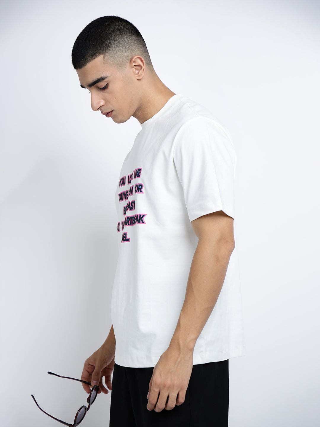 Men's Typography White Short Sleeves Round Neck Relaxed Fit T-Shirt