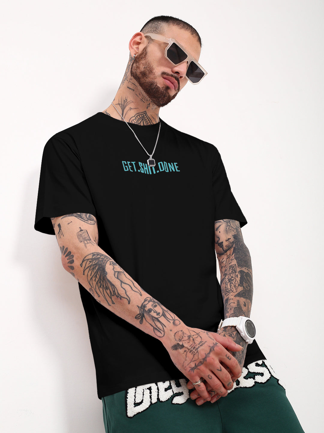 Men's Typography Black Short Sleeves Round Neck Slim Fit T-Shirt