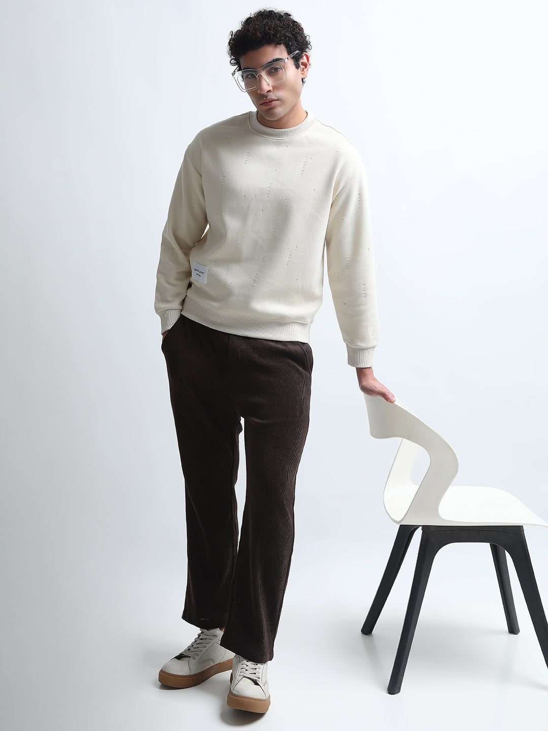 Men's Cream Round Neck Ribbed Sweatshirt with Distressed effect