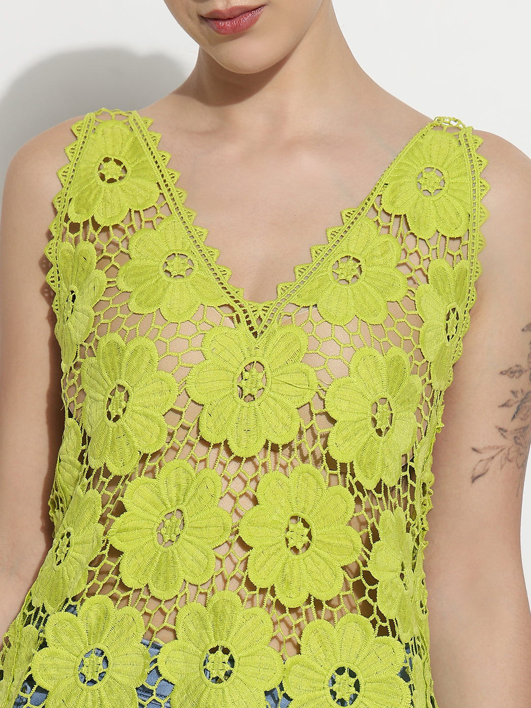 Women's Floral Green V-Neck Longline Crochet Top with Fringe Hem