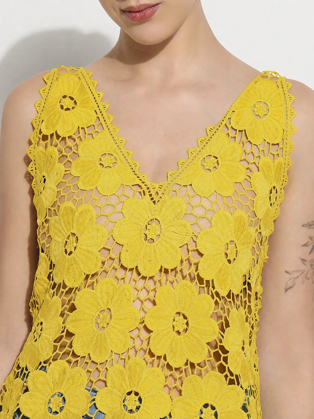 Women's Floral Green V-Neck Longline Crochet Top with Fringe Hem