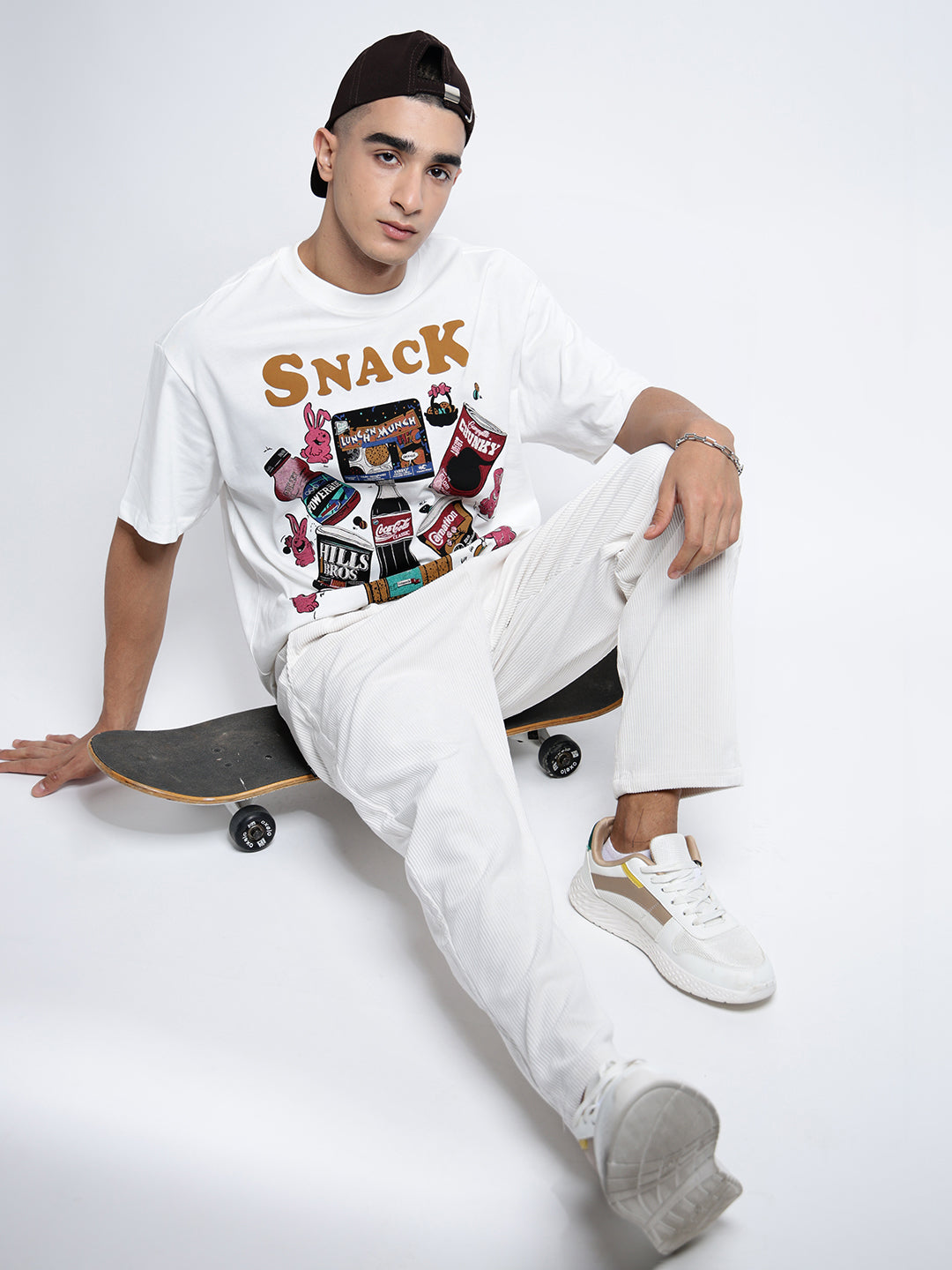 Men's Graphic Print White Short Sleeves Round Neck Oversized T-Shirt