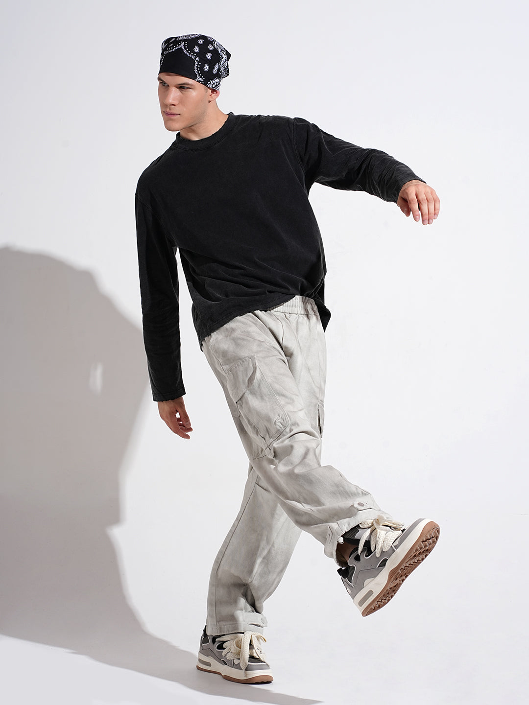 Men's Black Distressed Long Sleeves Crew Neck T-Shirt