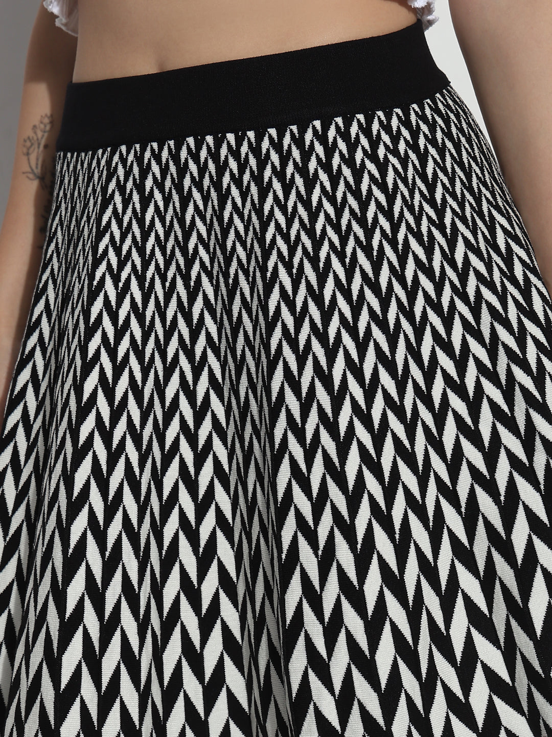 Women's Abstract Black Flared Mini Skirt