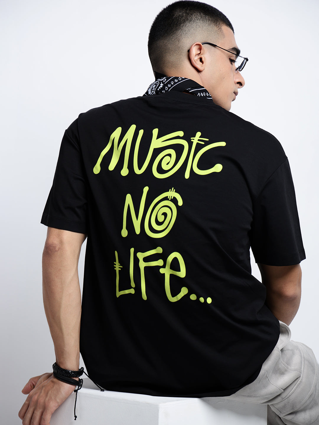 Men's Typography Black Short Sleeves Round Neck Oversized T-Shirt