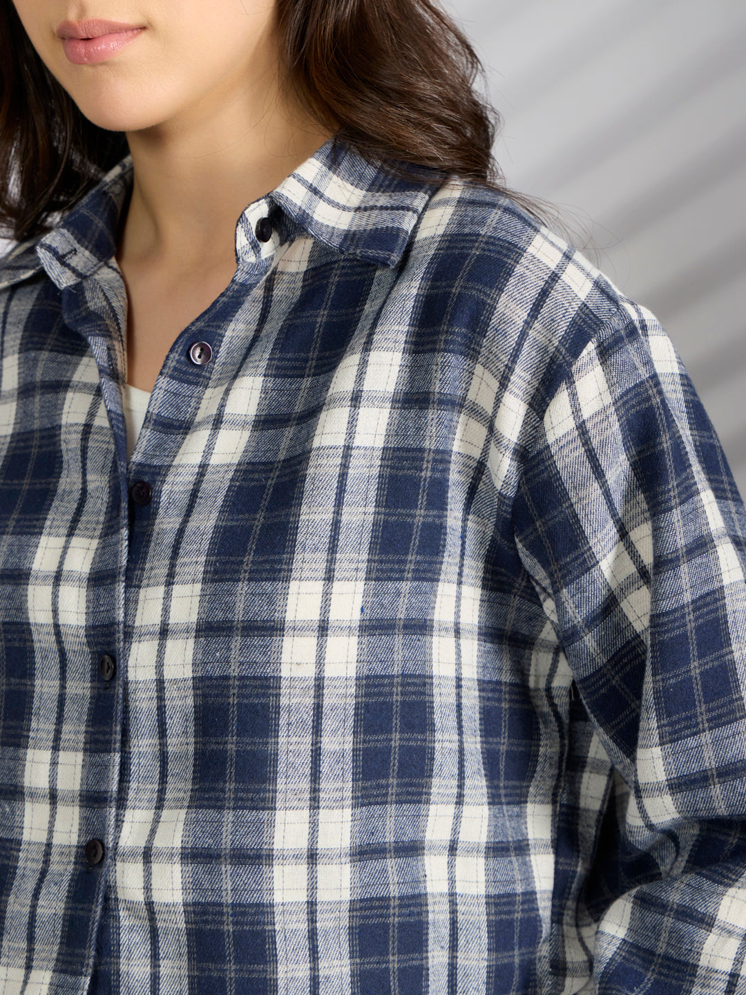 Women's Checked Navy Blue Cropped Flannel Relaxed Fit Shirt with Inner