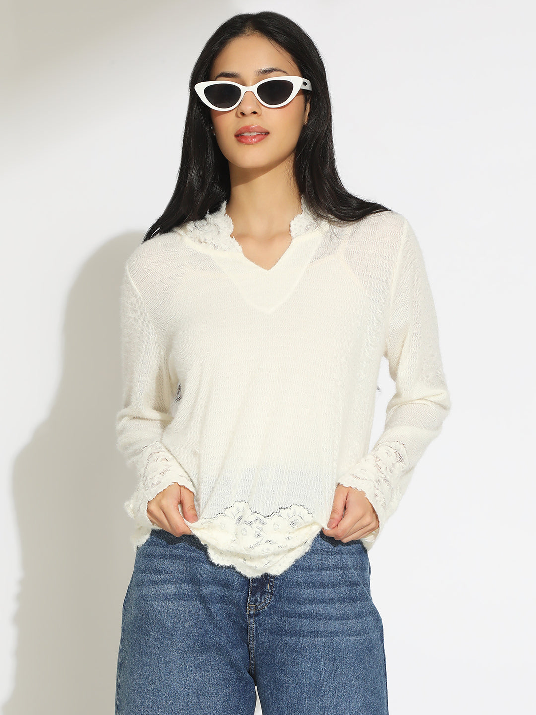 Women's Off-White V-Neck Lace Trim Long Sleeve Hooded Top