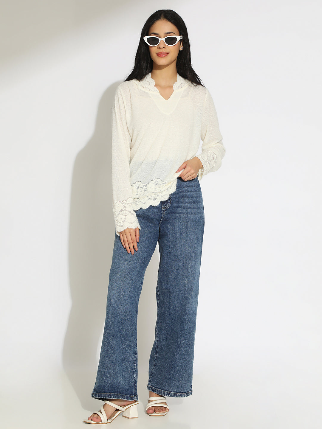 Women's Off-White V-Neck Lace Trim Long Sleeve Hooded Top