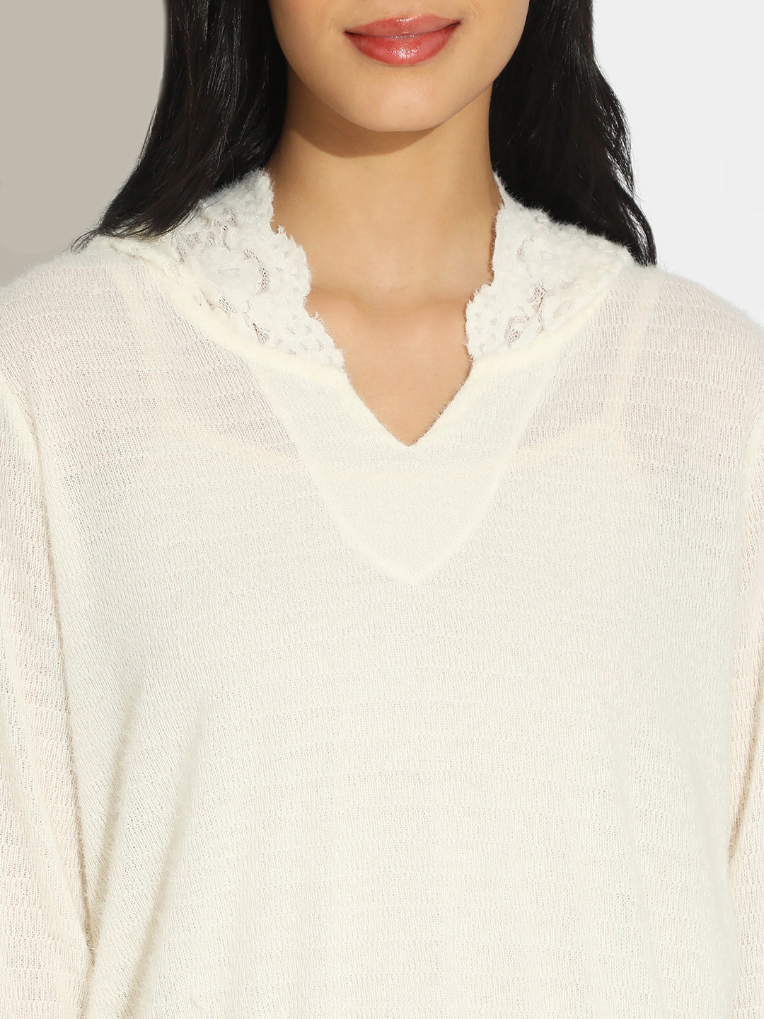 Women's Off-White V-Neck Lace Trim Long Sleeve Hooded Top