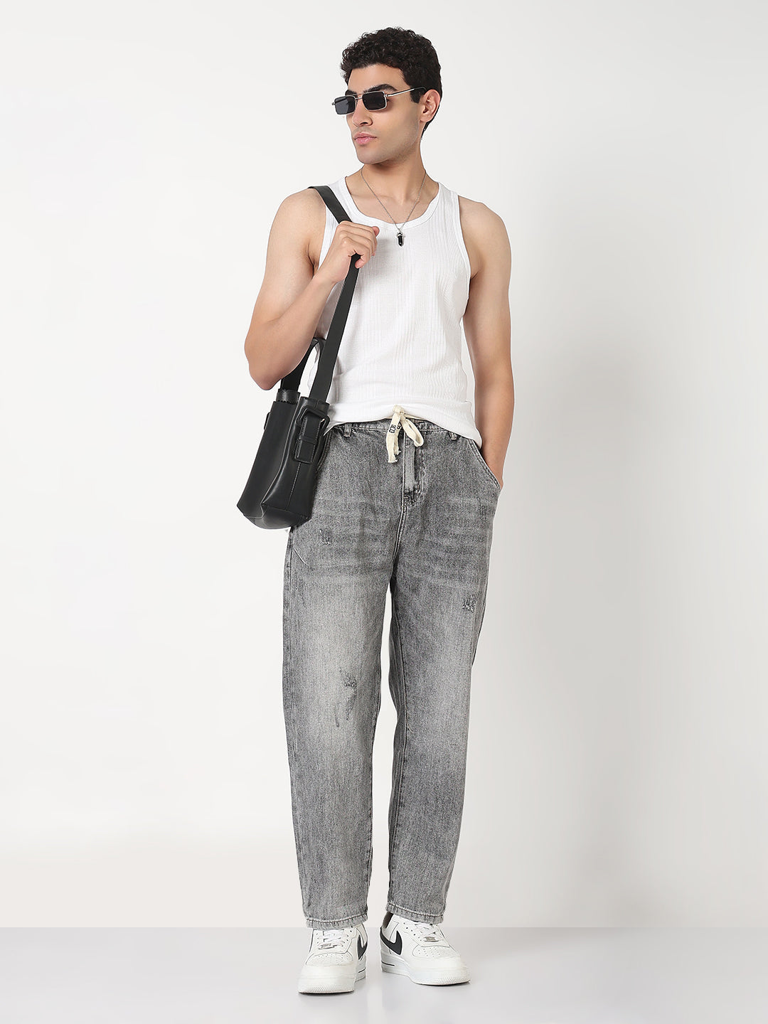 Men's Grey Washed Tapered Fit Jeans