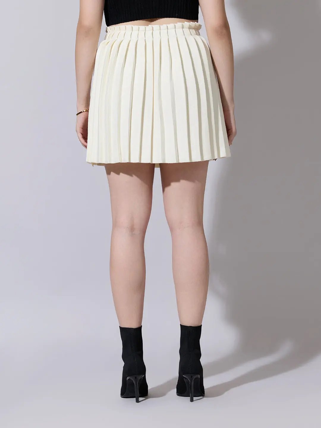 Women's Pleated Off White Knit Mini Skirt