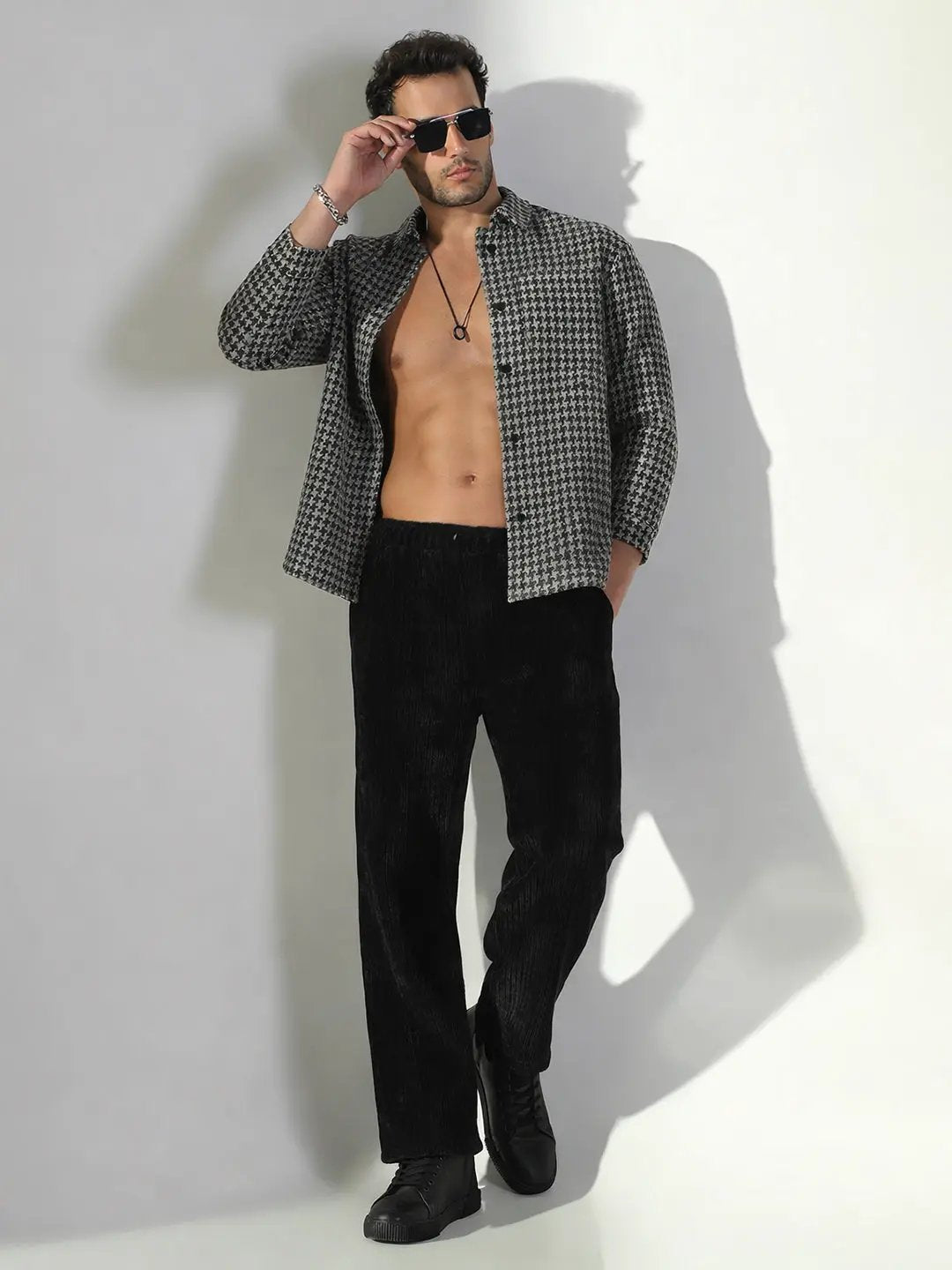 Men's Houndstooth Grey Regular Fit Shacket - Uncategorized from SHOWOFFFF