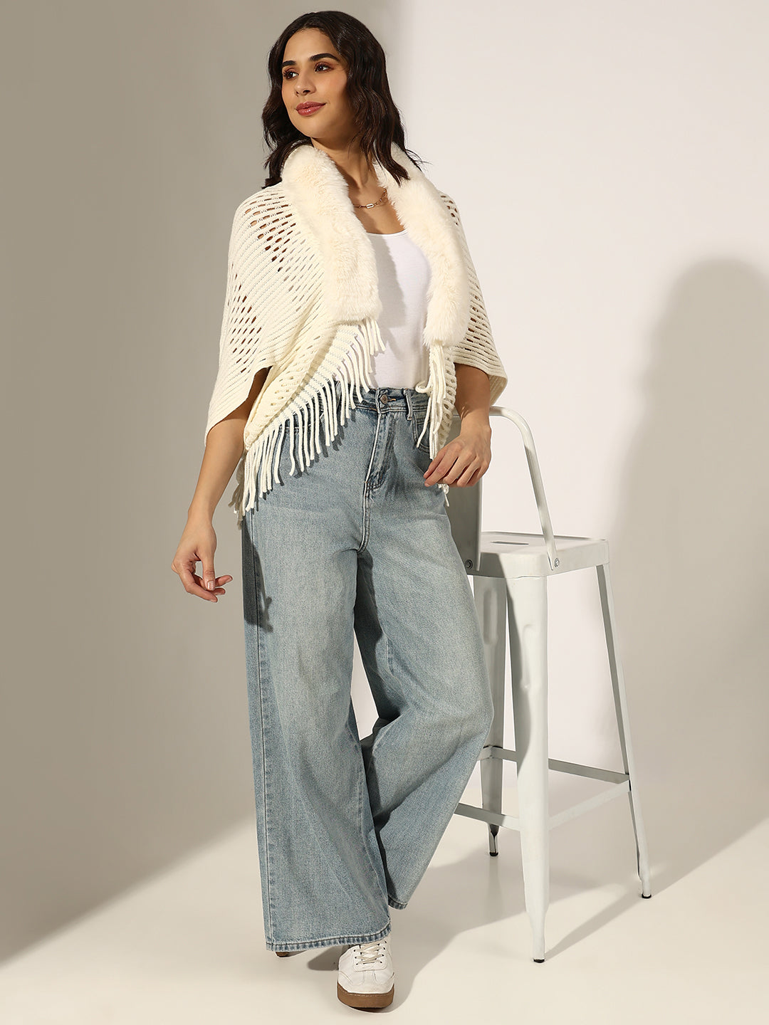 Women's Textured Cream Faux Fur Collar Open Knit Poncho