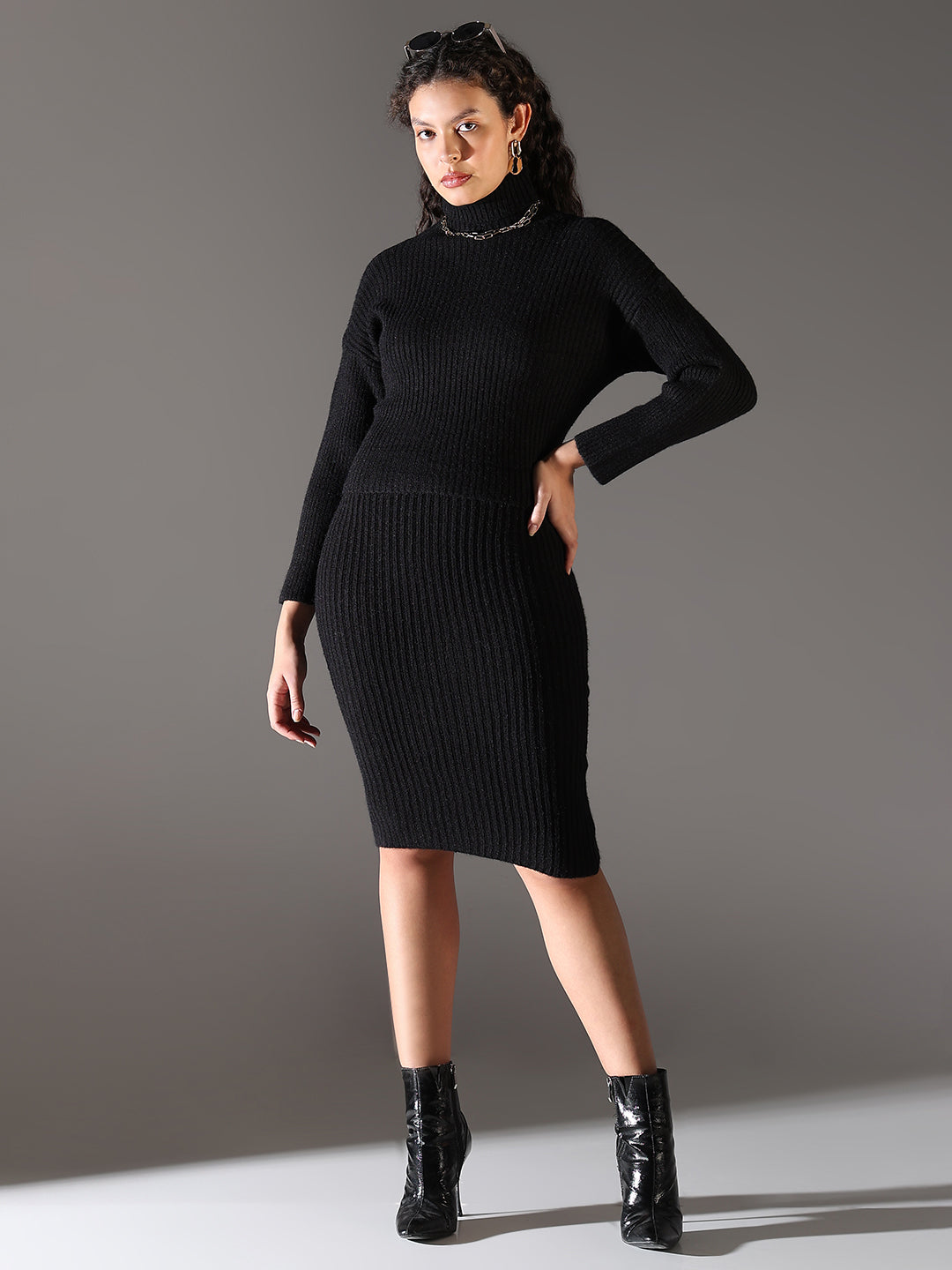 Women Black Solid Bodycon Dress with Top