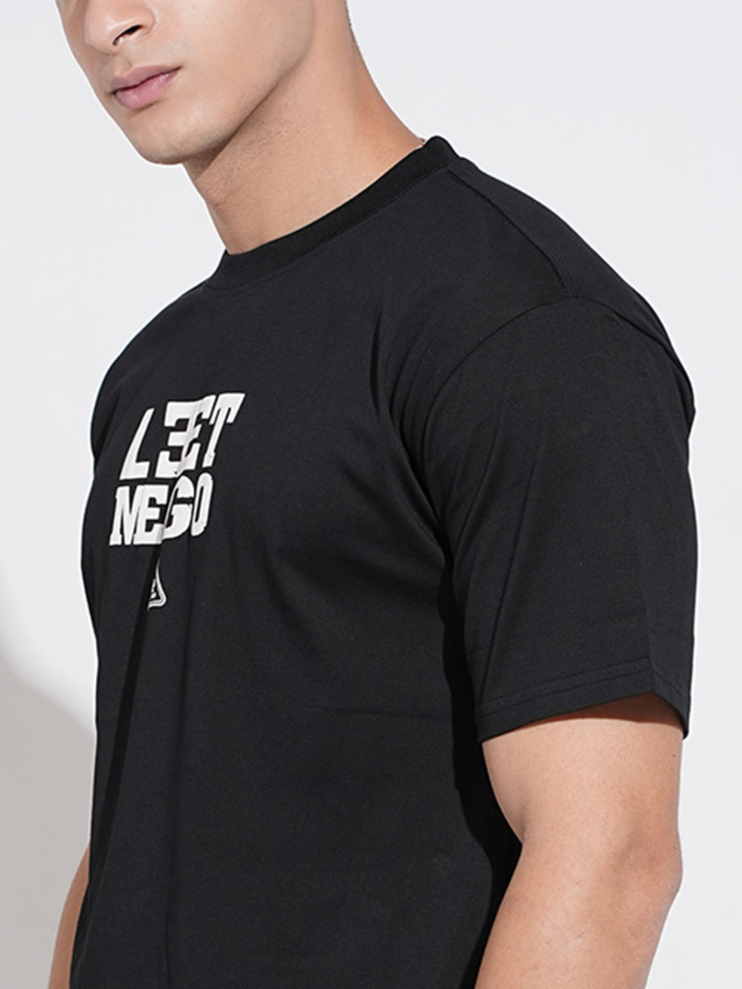 Men's Graphic Print Black Short Sleeves Round Neck Relaxed Fit T-Shirt