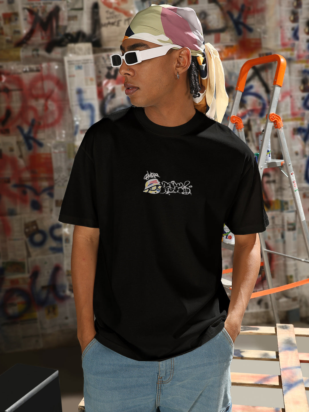 Men's Printed Black Regular Fit T-Shirt