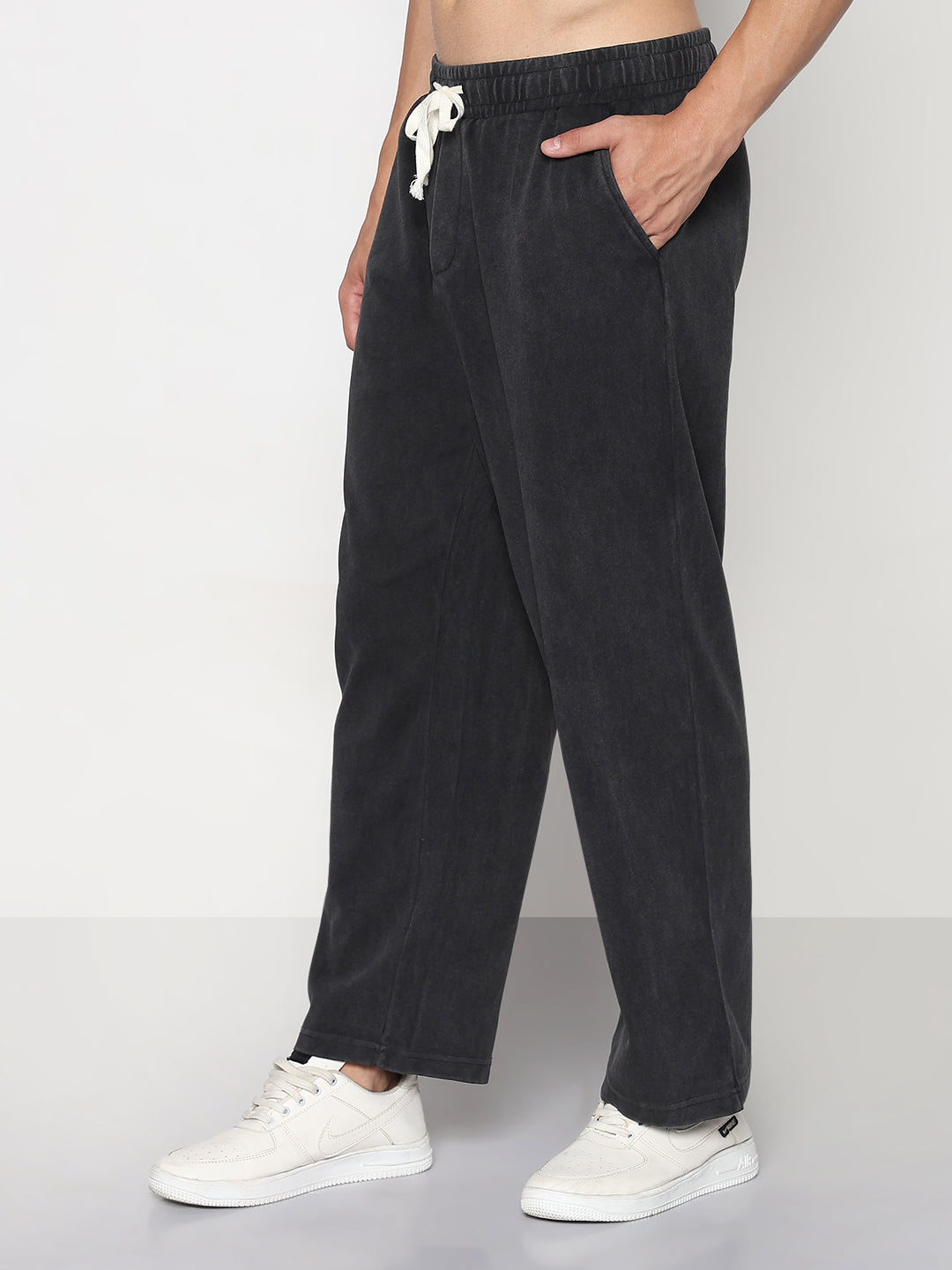 Men's Black Relaxed Fit Trouser