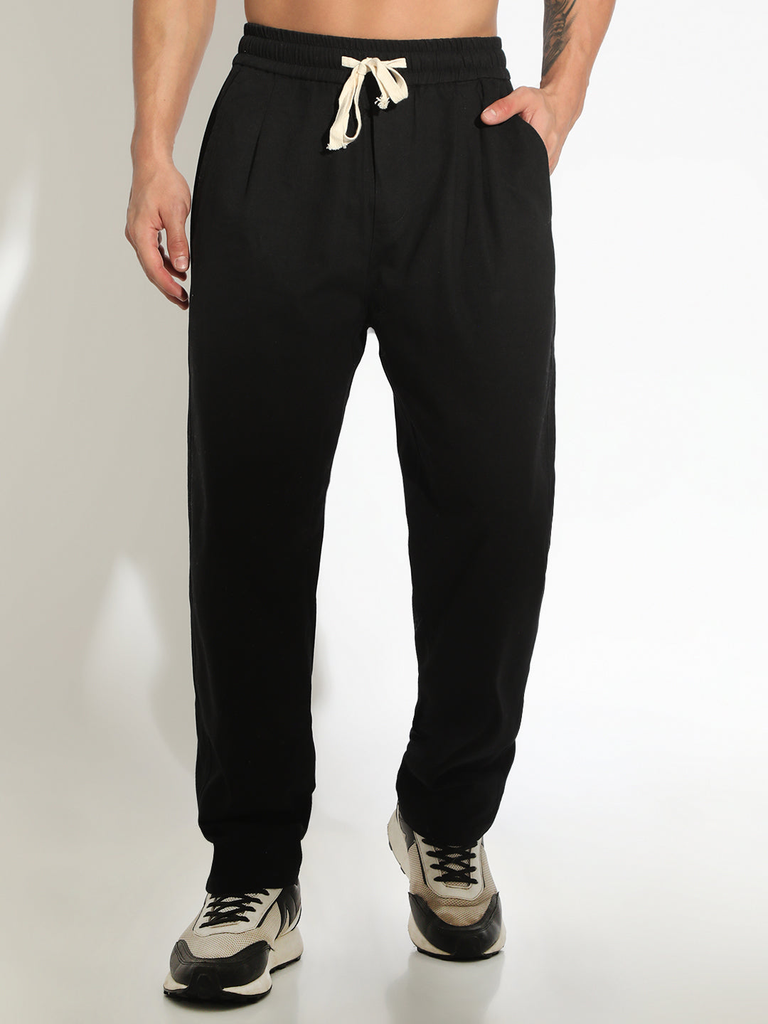 Men's Black Pleated Low Rise Trousers