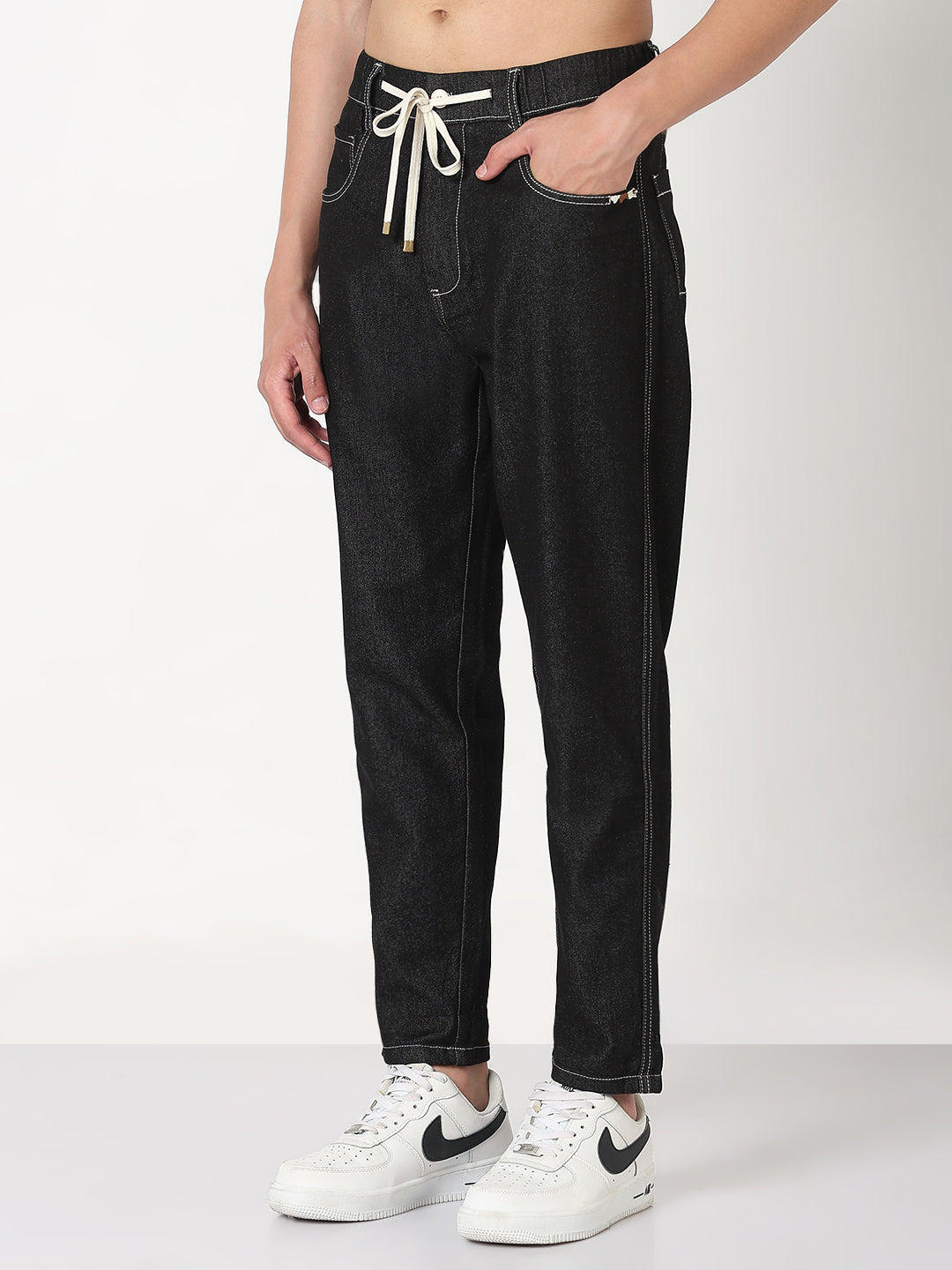 Men's Black Tapered Fit Jeans