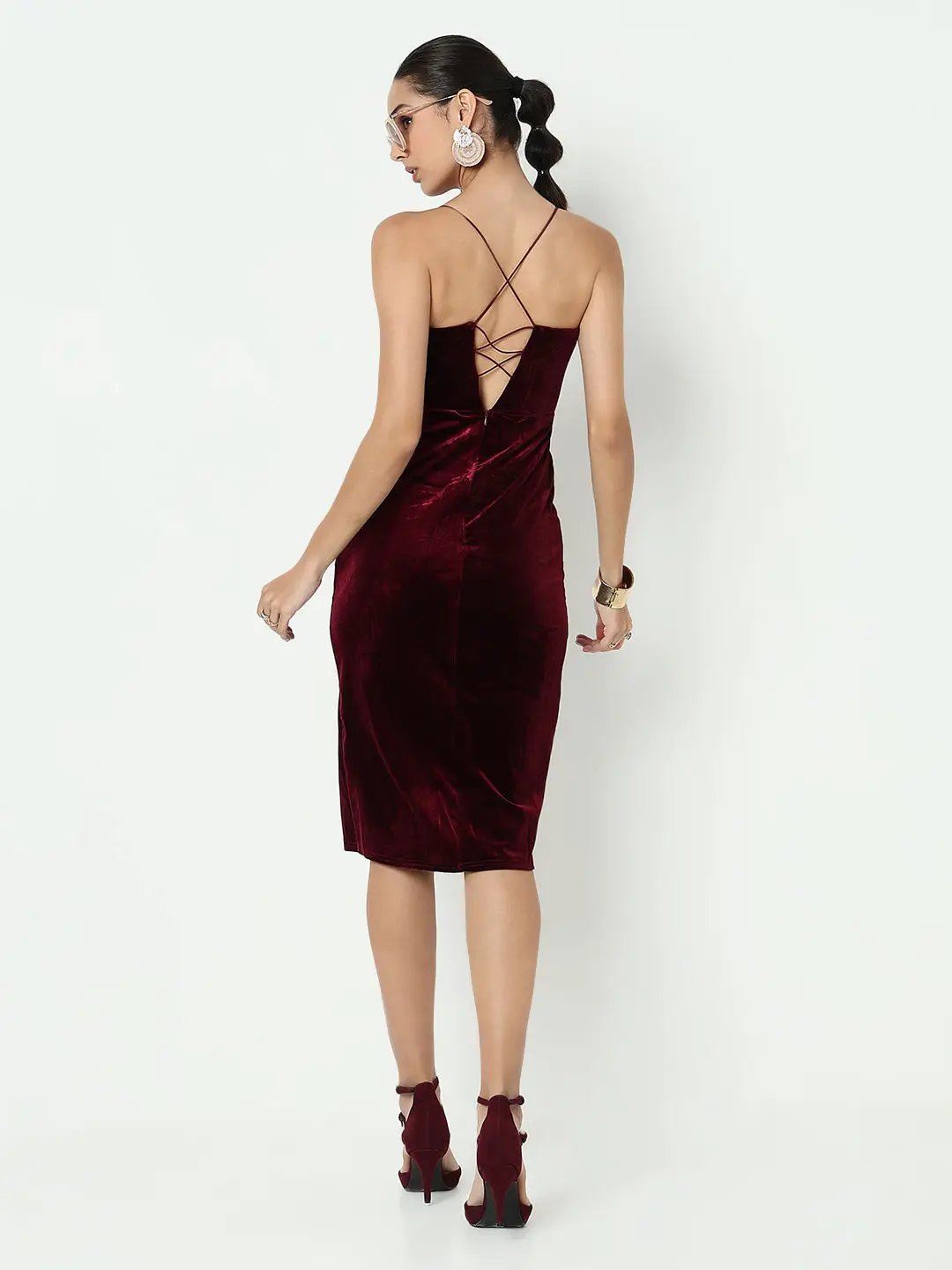 Women's Maroon Velvet Sweetheart Neck Bodycon Dress with Back Strap Detail - from SHOWOFFFF
