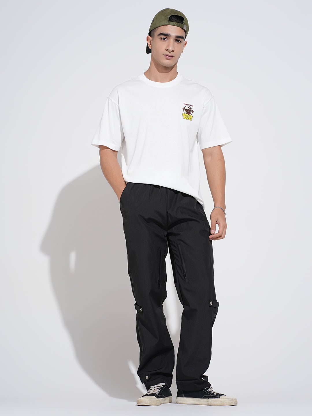 Men's Graphic Print White Short Sleeves Round Neck Relaxed Fit T-Shirt