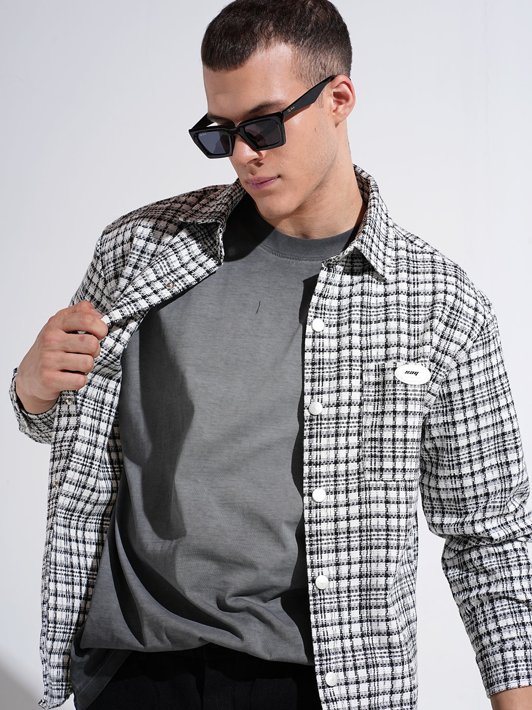 Men's Checked White Relaxed Fit Shirt with Chest Pockets