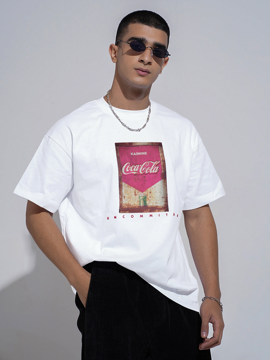 Men's Graphic Print White Short Sleeves Round Neck Relaxed Fit T-Shirt