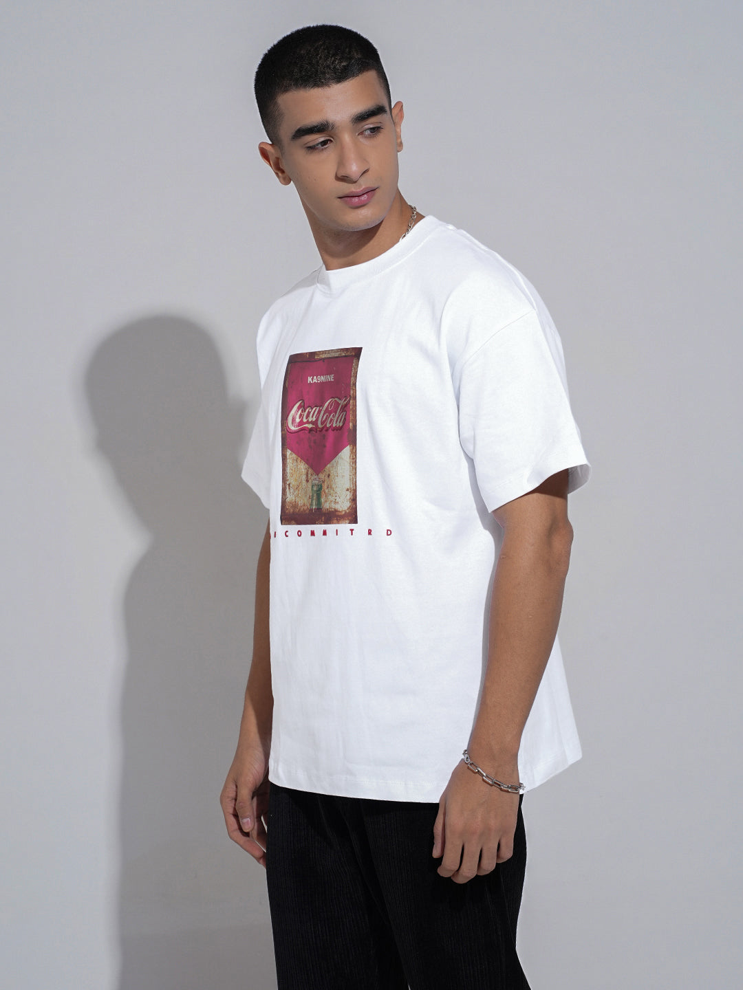 Men's Graphic Print White Short Sleeves Round Neck Relaxed Fit T-Shirt