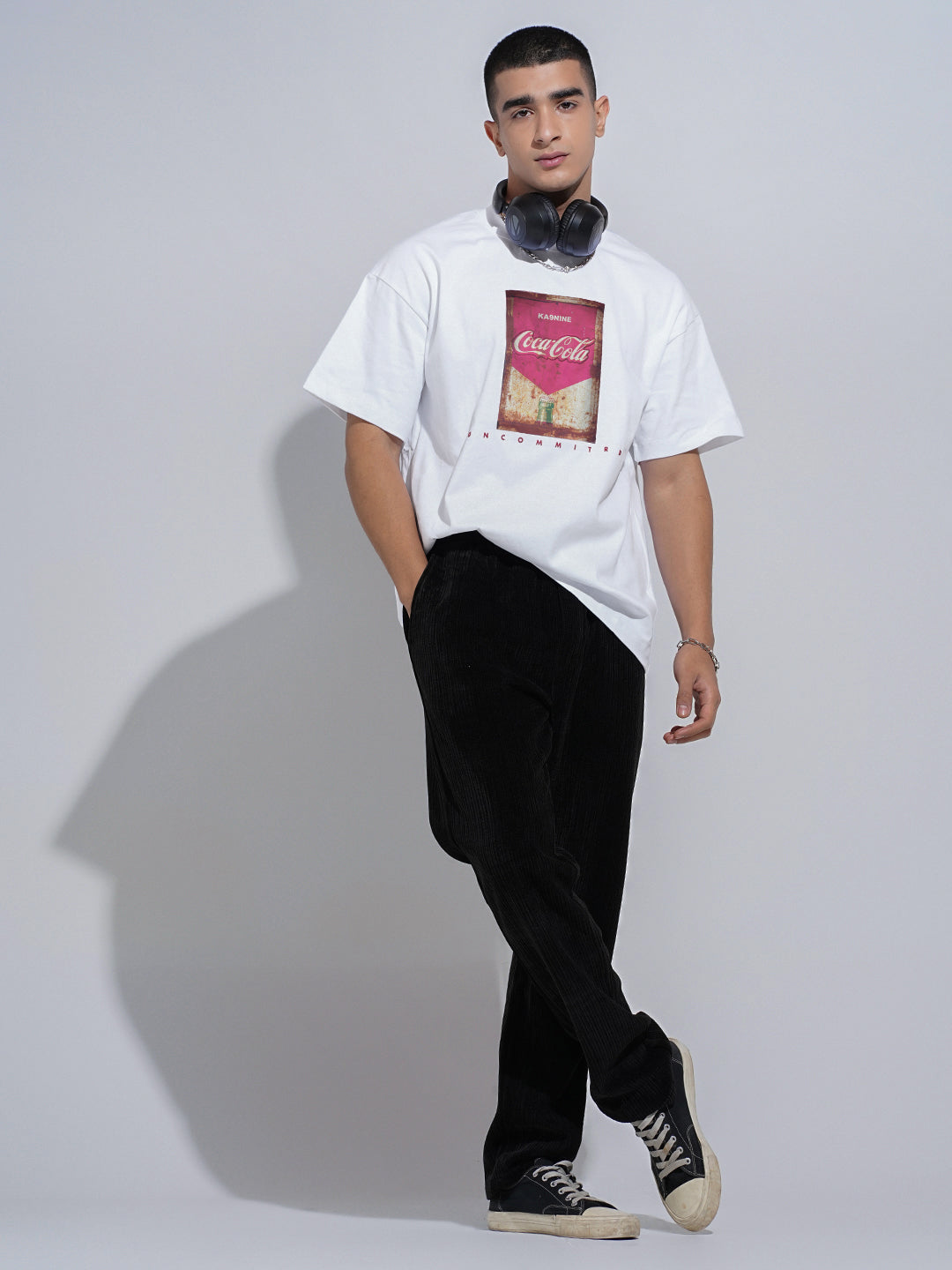 Men's Graphic Print White Short Sleeves Round Neck Relaxed Fit T-Shirt