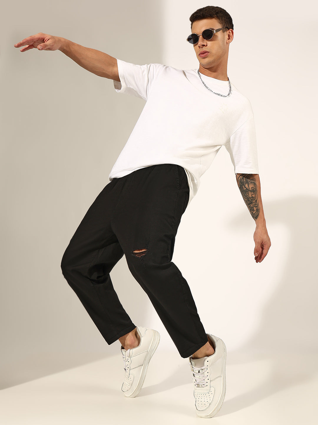 Men's Distressed Black Relaxed Fit Trousers