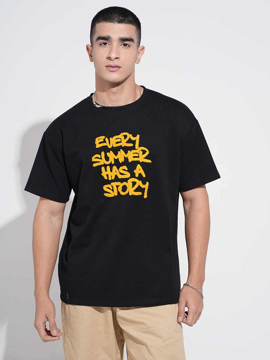 Men's Typography Print Black Short Sleeves Round Neck Relaxed Fit T-Shirt