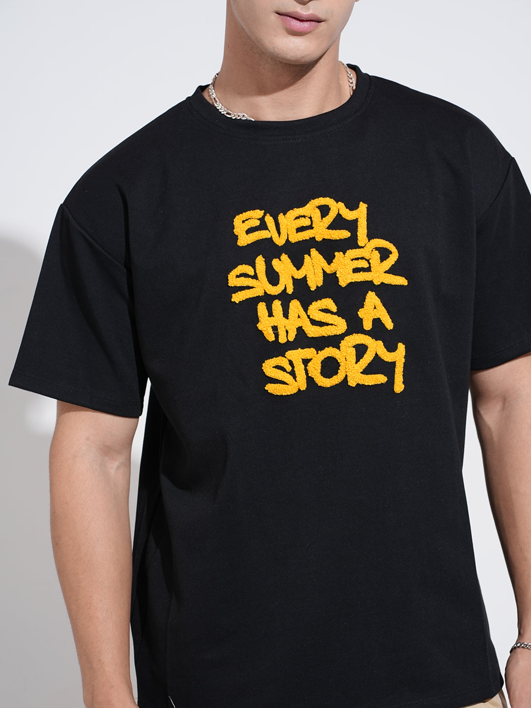 Men's Typography Print Black Short Sleeves Round Neck Relaxed Fit T-Shirt