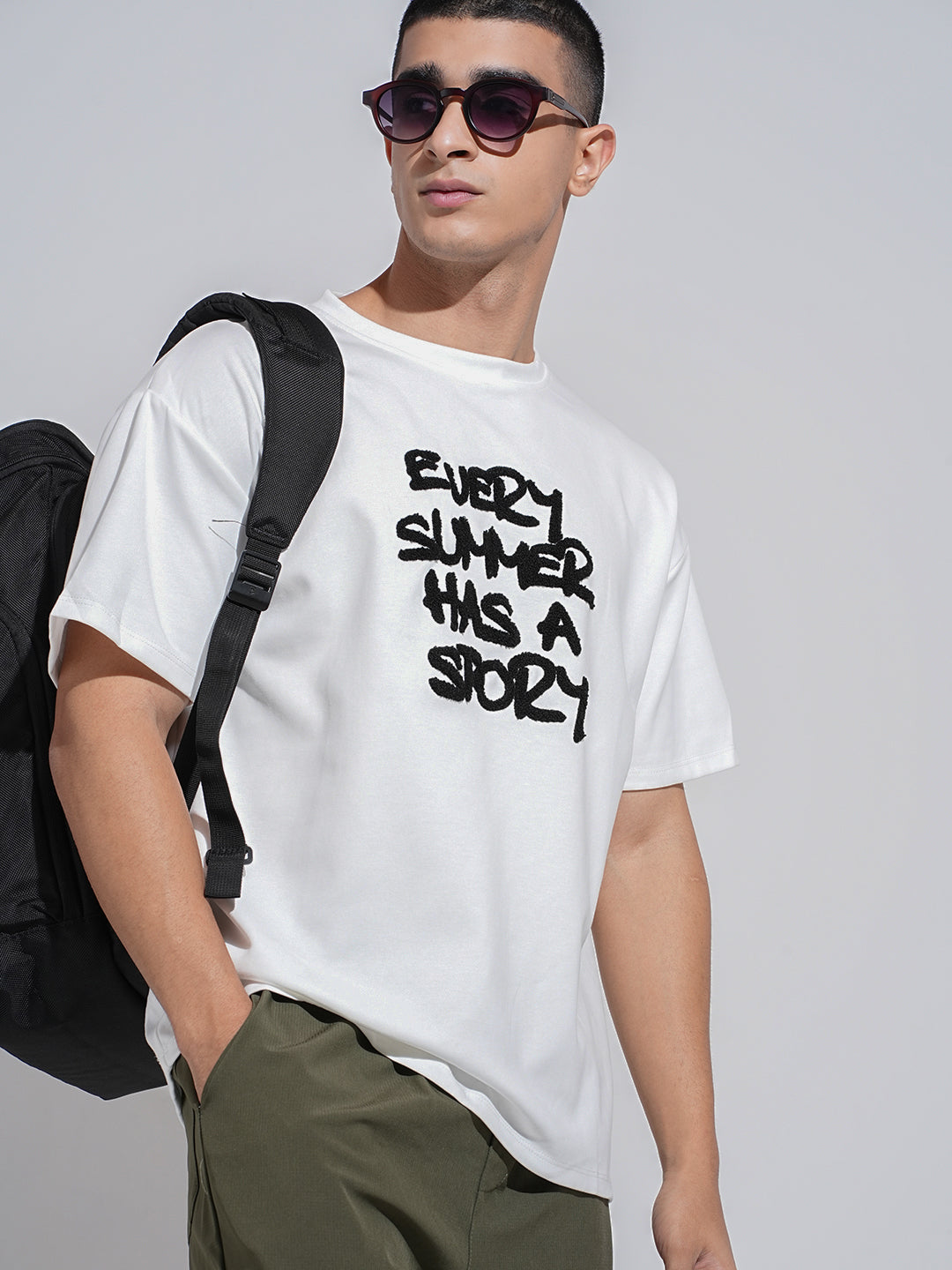 Men's Typography Print White Short Sleeves Round Neck Relaxed Fit T-Shirt