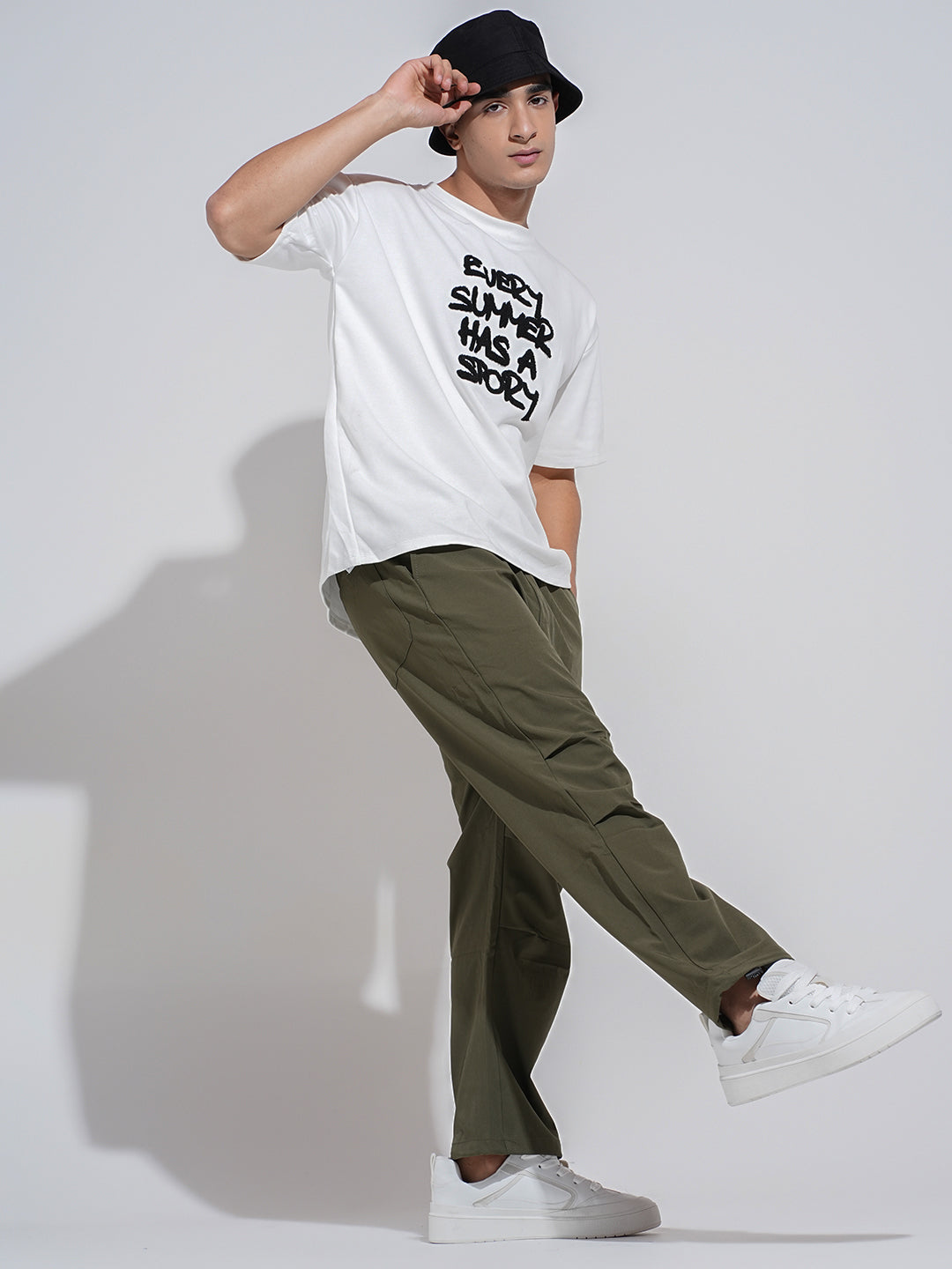 Men's Typography Print White Short Sleeves Round Neck Relaxed Fit T-Shirt