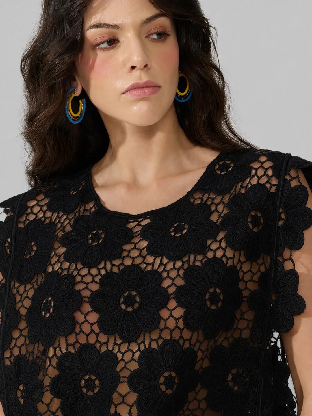 Women's Floral Crochet Black Sleeveless Fringe Hem Top - from SHOWOFFFF