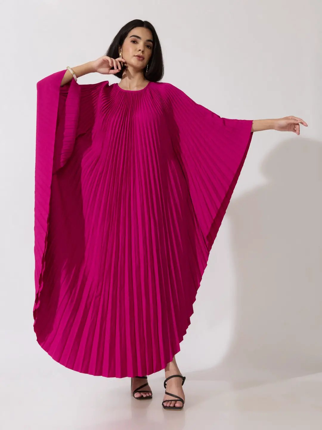 Women's Pleated White Butterfly Sleeves Kaftan Maxi Dress